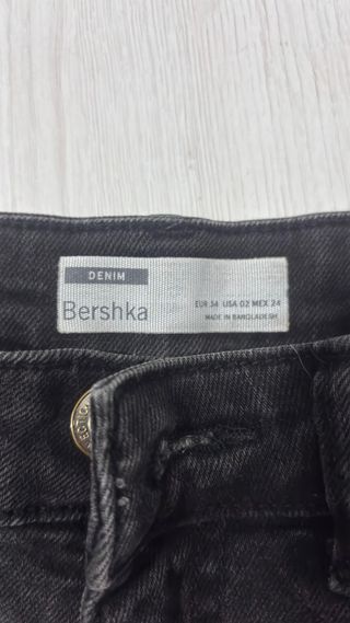 Vaqueros cortos negros Bershka Talla XS