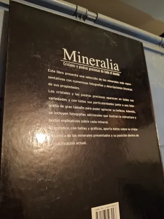 Mineralia: Cristales Y Piedras Preciosas De Tod...