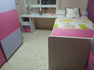 Dormitorio juvenil de niña  blanco, morado y rosa 
