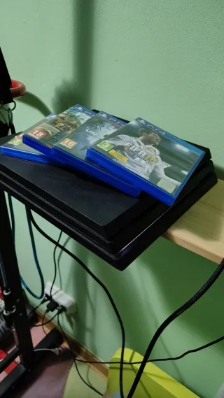 Playstation 4 Pro (PS4 Pro) Negra