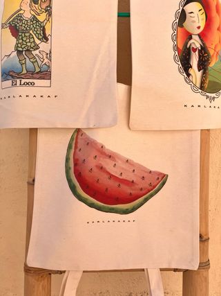 Bolsas de tela ilustradas – Diseños de KARLAKAKAF