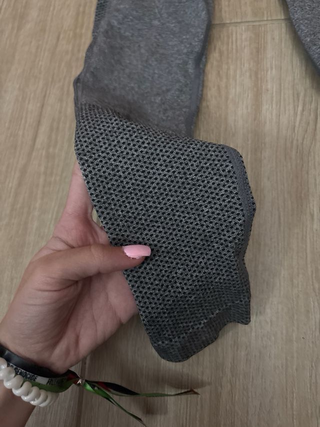 Mallas deportivas grises