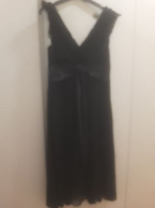 Elegante vestido negro con lazo, escote en pico, 