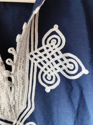 Blusa estilo chilaba bordada