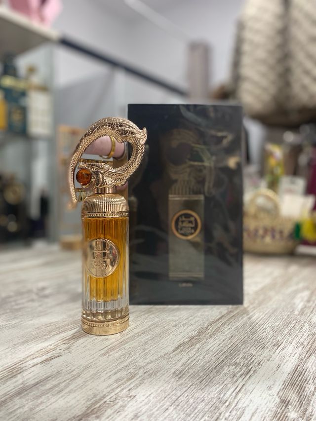 Perfume Sehr Dorado con Diseño Exclusivo