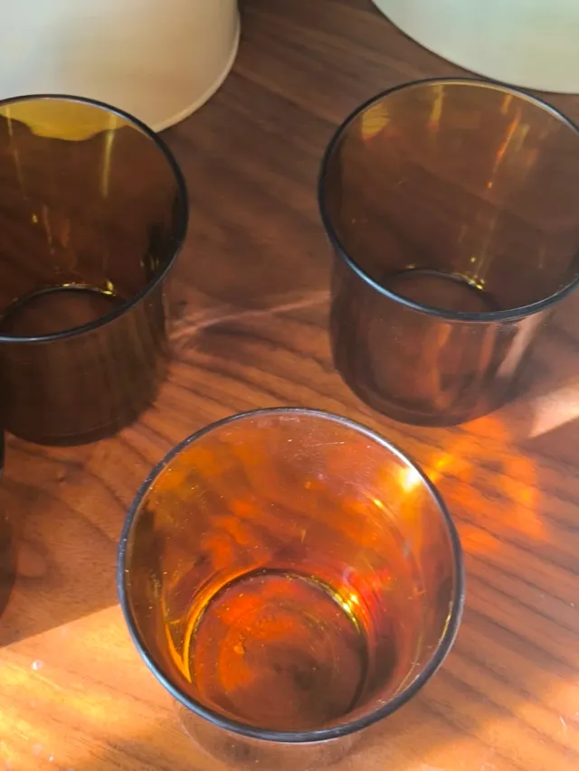 Juego 4 Tazas Vidrio Ámbar Vintage años  70 80