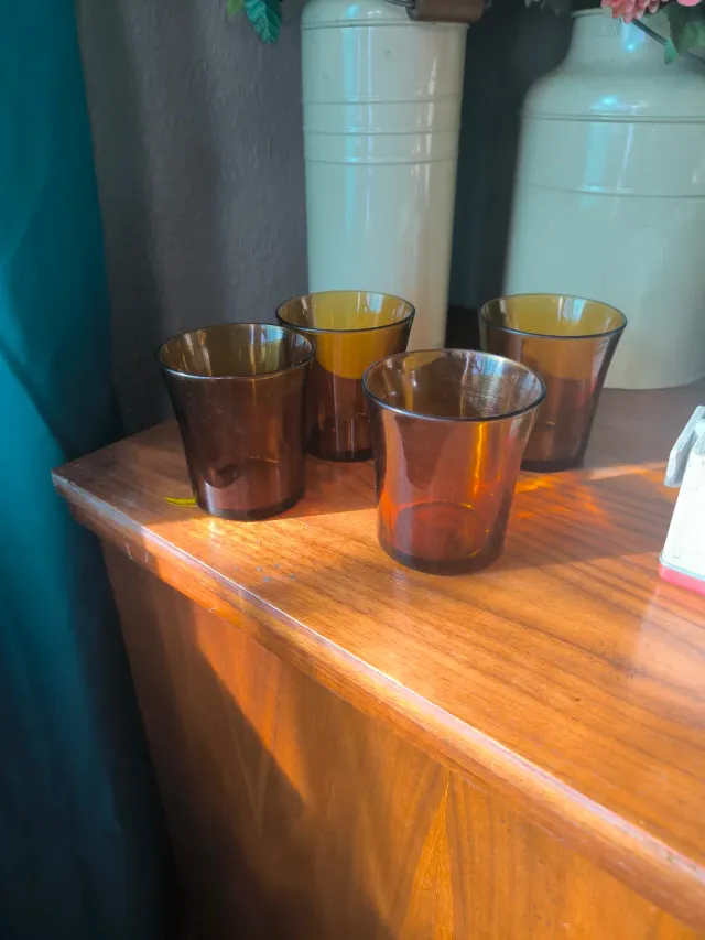 Juego 4 Tazas Vidrio Ámbar Vintage años  70 80