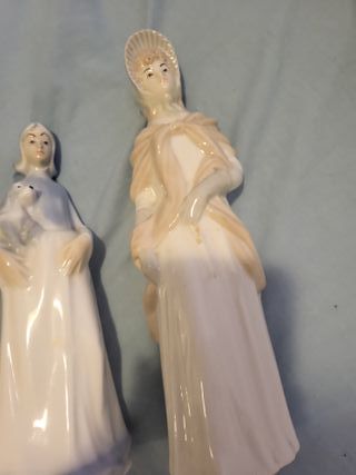 Lote 5 figuras porcelana mujer vestida
