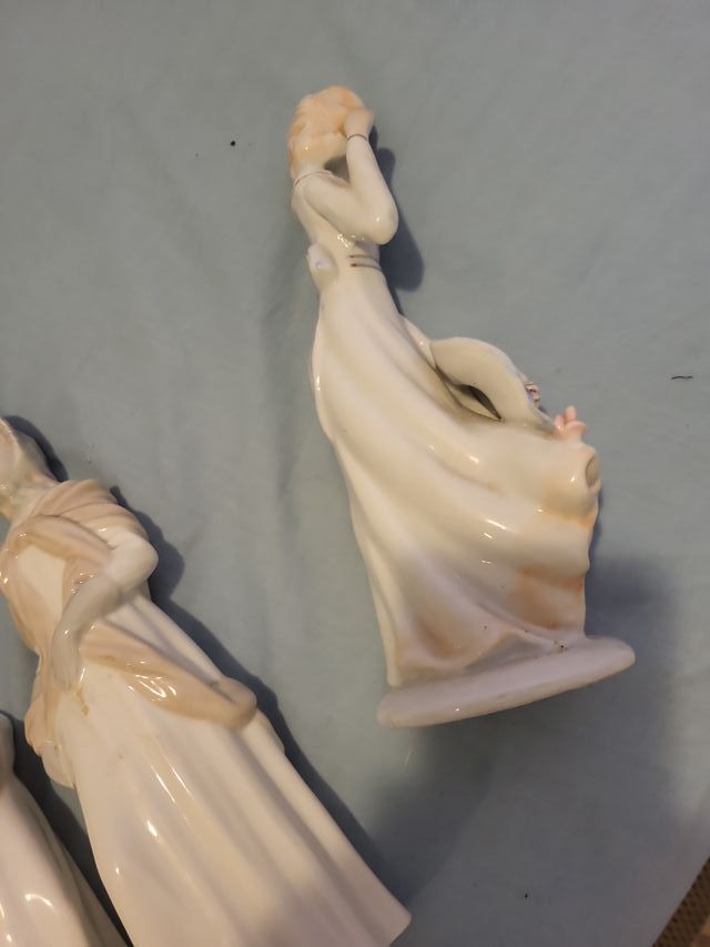 Lote 5 figuras porcelana mujer vestida