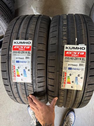 Kumho Ecsta PS91 255/45 ZR19 104Y Neumático