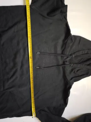 Sudadera con capucha negra