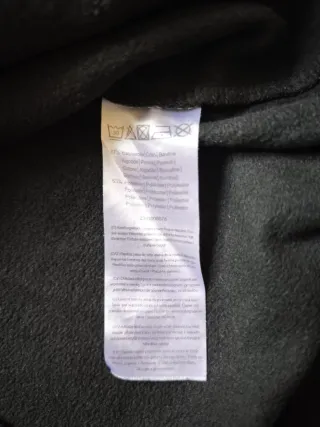 Sudadera con capucha negra