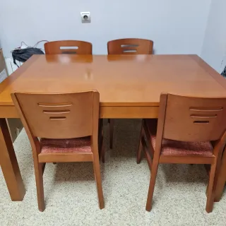 Mesa de comedor de madera+mueble tv sin tv