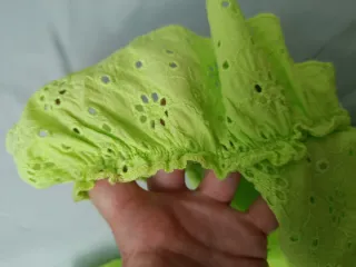 Vestido niña verde con volantes