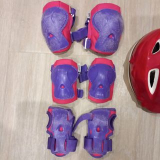 Casco y protecciones patinaje infantil