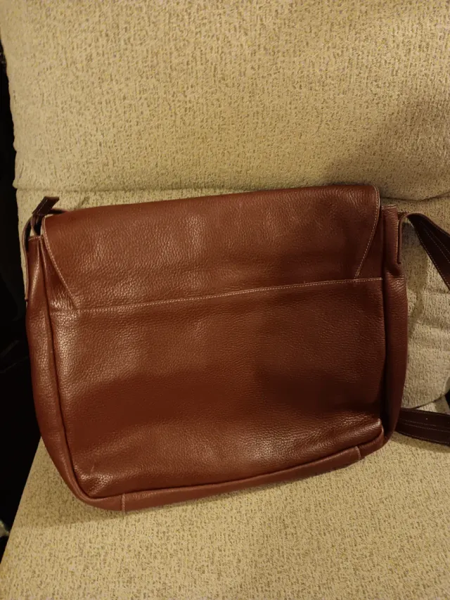 Bolso de cuero marrón