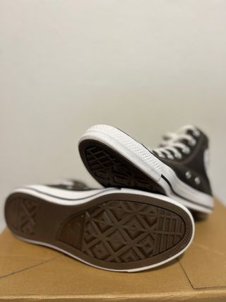 Zapatillas Converse Marrones y Blancas