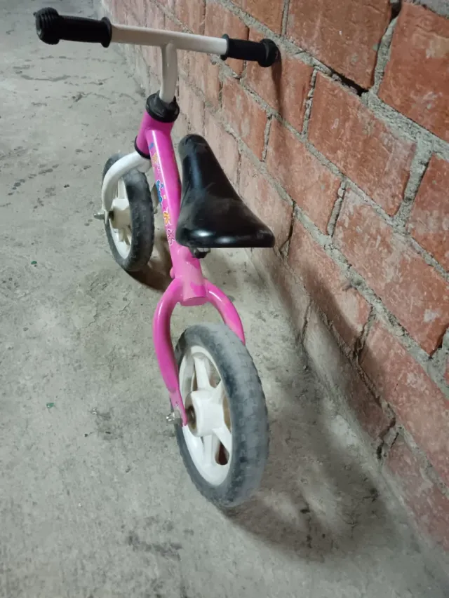 2 Bicicletas patrulla canina y Nancy.