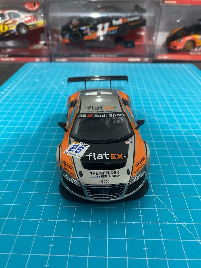 Coche Scalextric Audi R8 LMS Phoenix Racing