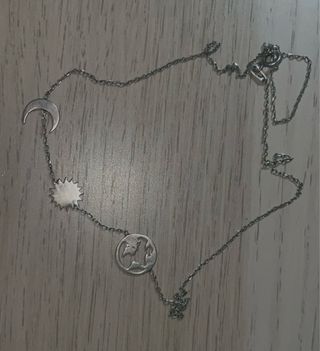 Collar de plata con colgantes