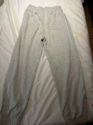 Chándal Bershka Gris es muy buen estado