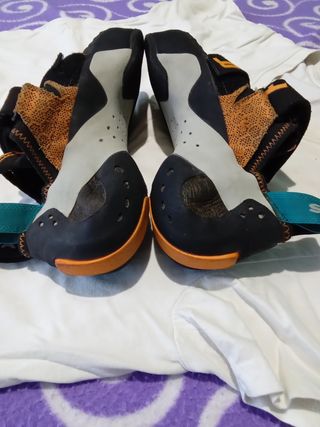 Pies de gato Scarpa Booster