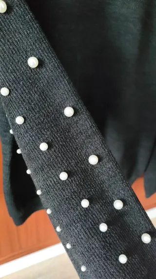 Jersey negro con perlas
