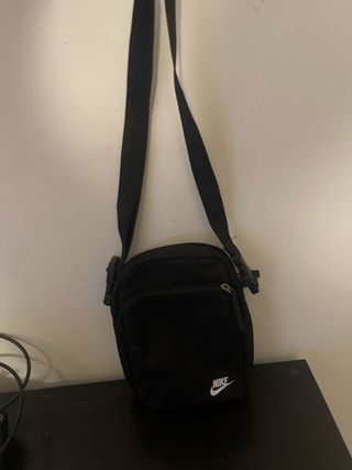 Riñonera Nike Negra