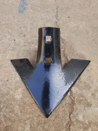 Rejas, tejas, cultivador, golondrinas