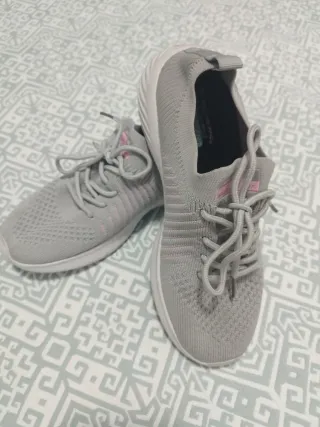 Zapatillas Skechers Gris y Rosa