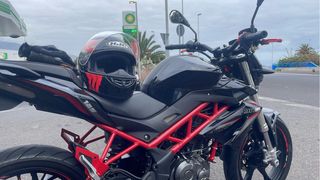 Moto Benelli BN 125cc Negra