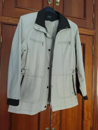 Parka señora talla 46 beige y marrón