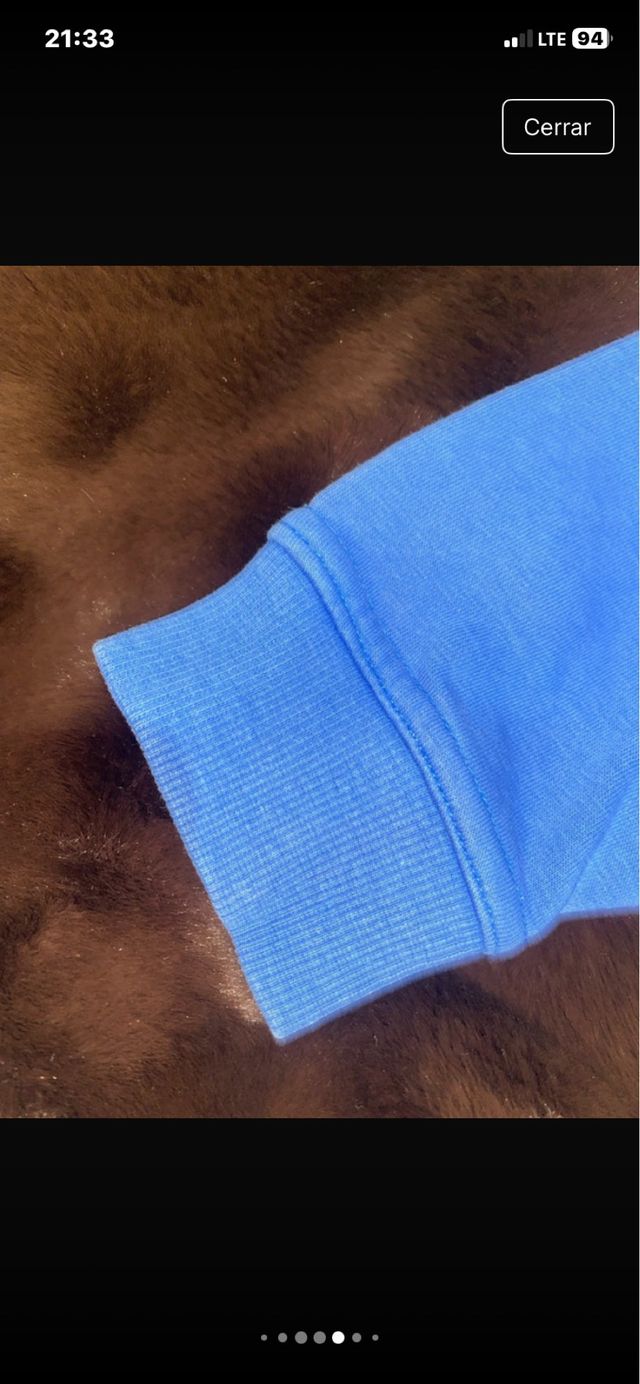 Parece que tenga manchas en la foto pero no.