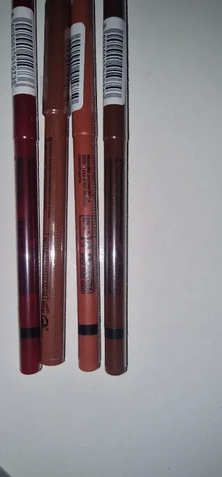 Labiales y perfiladores tonos marrones y morados