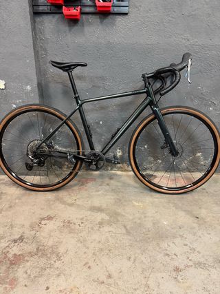 Bicicleta Gravel Negra Radon Regard 