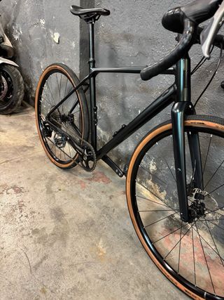 Bicicleta Gravel Negra Radon Regard 