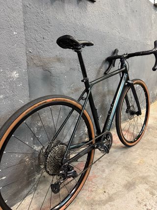 Bicicleta Gravel Negra Radon Regard 