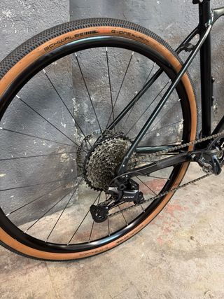 Bicicleta Gravel Negra Radon Regard 