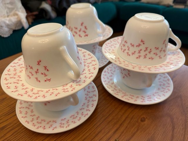 Juego de 12 tazas de porcelana