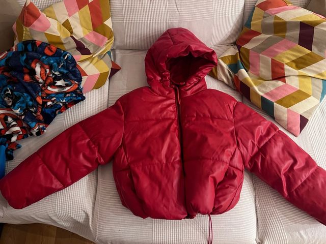 Abrigo Bershka Rojo Talla S