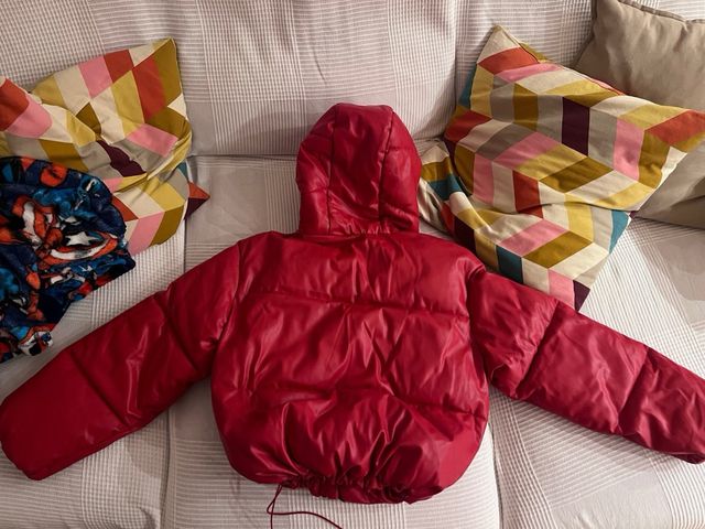 Abrigo Bershka Rojo Talla S