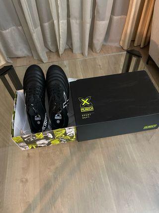Botas de fútbol Munich negras. talla 39