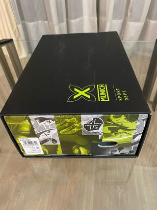 Botas de fútbol Munich negras. talla 39