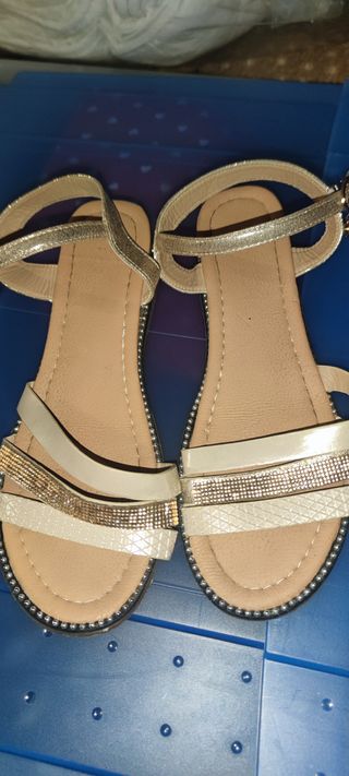 Sandalias doradas N41