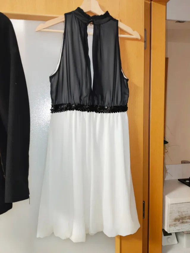 Vestido negro y blanco