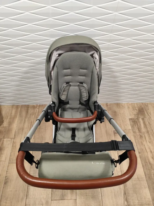 Silla y capazo Mutsy Icon (regalo chasis )