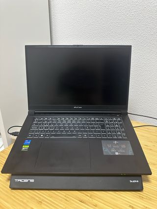 Portátil/ Laptop RTX 4070 /32/i7-13700HX 17,3 FHD 