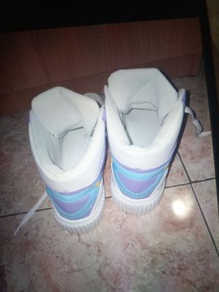 Zapatillas Baloncesto Blancas y Moradas Talla 41