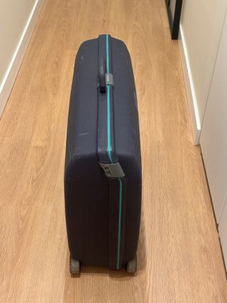 Maleta Samsonite Rígida con Ruedas 