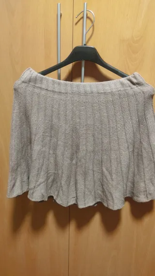 Falda de punto marrón invierno